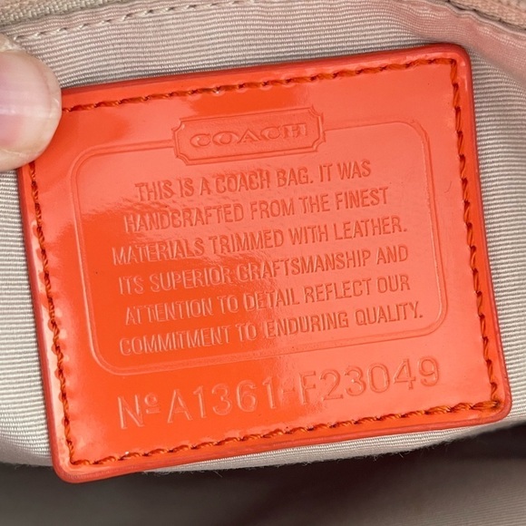 Coach signature stripe large carryall tote - Picture 14 of 16